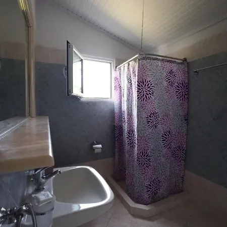 Apartment Demis *