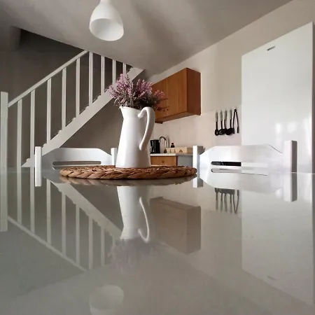 Apartment Demis *